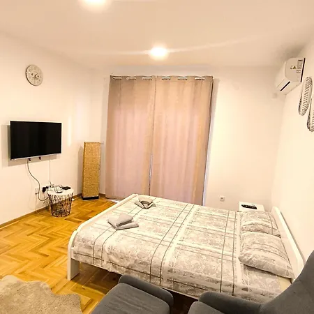 Dream Sa Parkingom Apartment